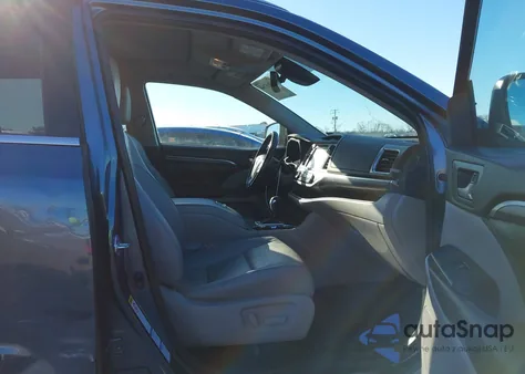 2017 Toyota Highlander Limited z USA, uszkodzony, nr VIN 5TDDZRFH4HS477967